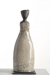Raku-Skulptur stehend