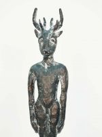 Männerkörper mit Tierkopf als Bronze-Skulptur